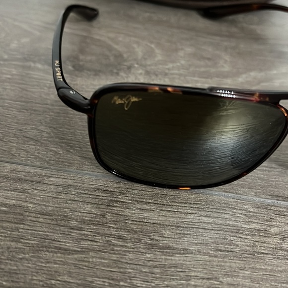 Brown men’s Maui Jim sunglasses - Picture 5 of 6